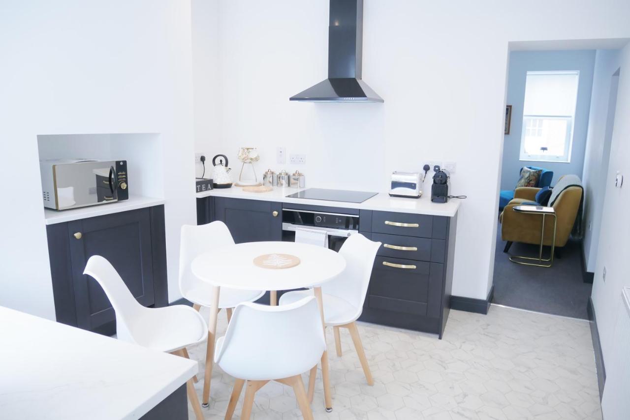 One Bedroom Luxury Ground Floor Apartment With Parking In Heart Holt Holt  Exteriör bild